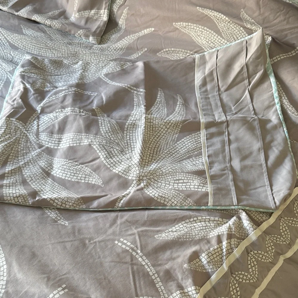 Palm Comforter Set